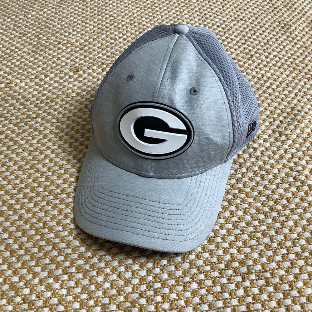 Green Bay Packers Hat gray , New Era Small / Medium flex fit  thick logo .